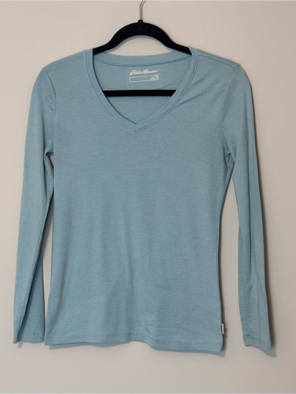 Eddie Bauer Light Blue Long-Sleeve V-Neck Tee Petite Medium